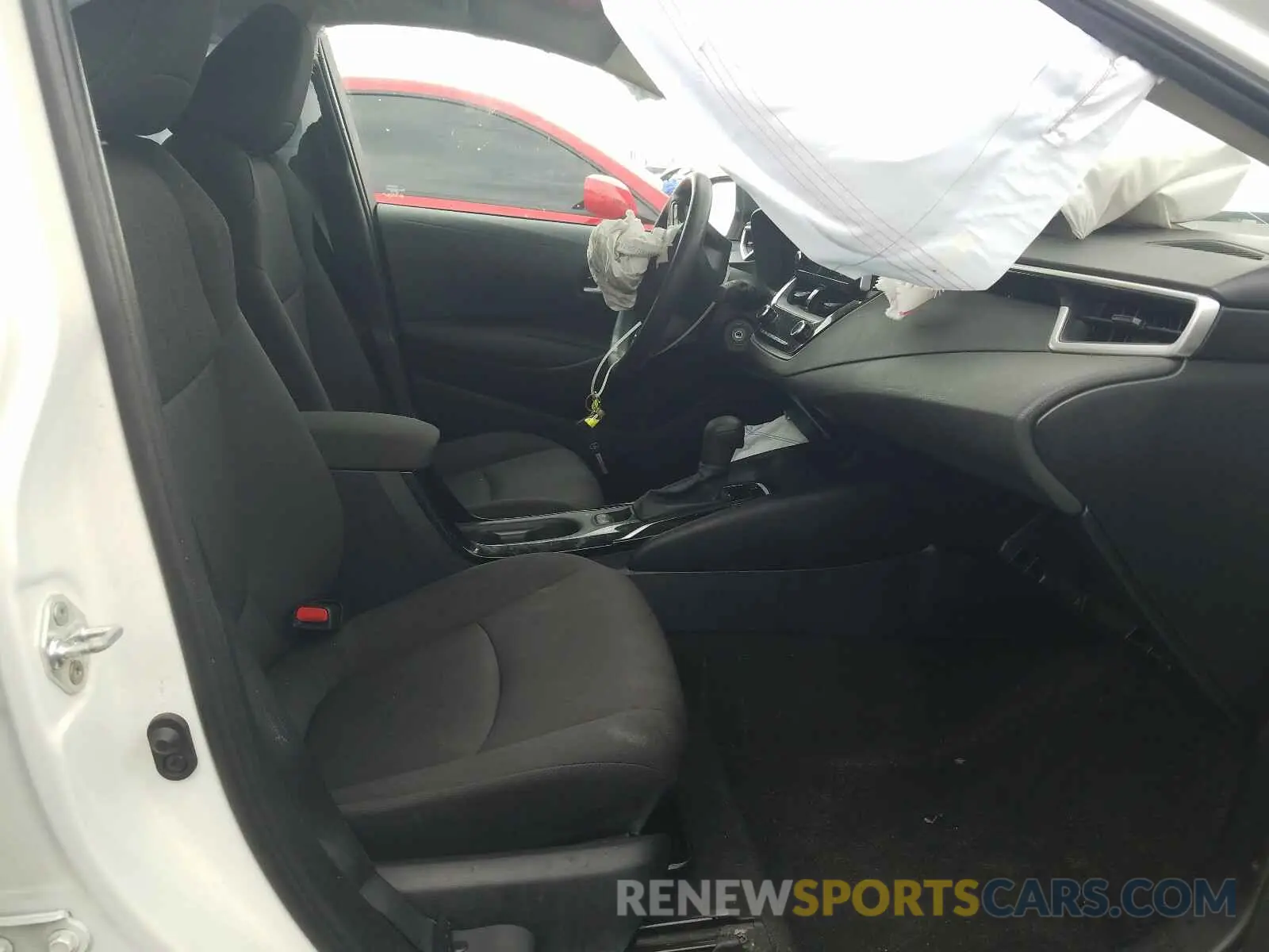 5 Photograph of a damaged car 5YFEPRAE4LP069123 TOYOTA COROLLA 2020