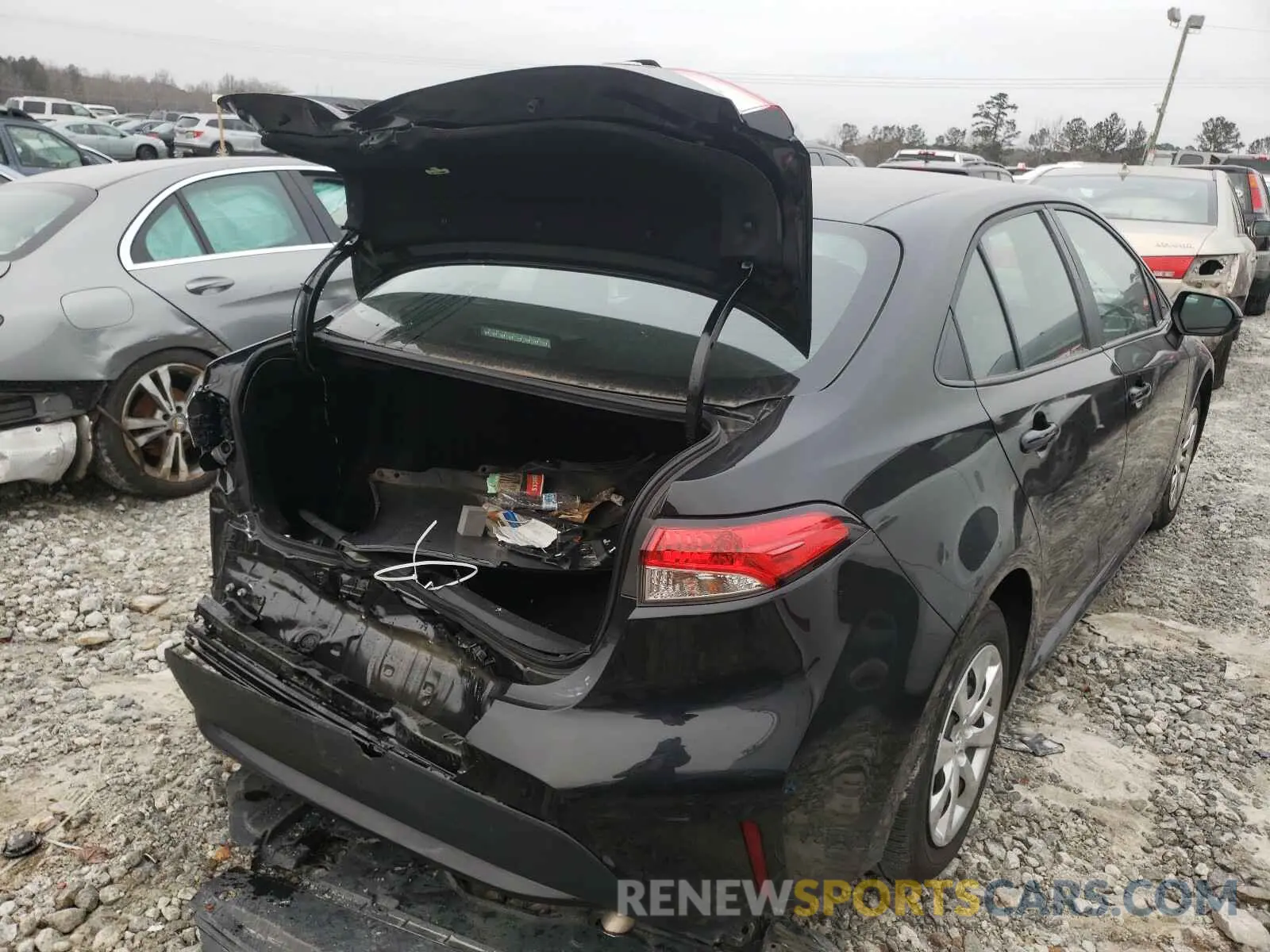 4 Photograph of a damaged car 5YFEPRAE4LP095186 TOYOTA COROLLA 2020