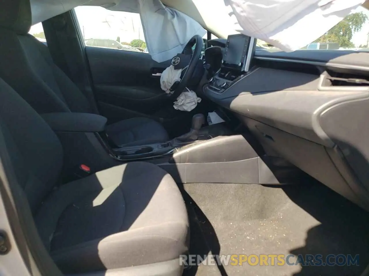 5 Photograph of a damaged car 5YFEPRAE4LP097889 TOYOTA COROLLA 2020