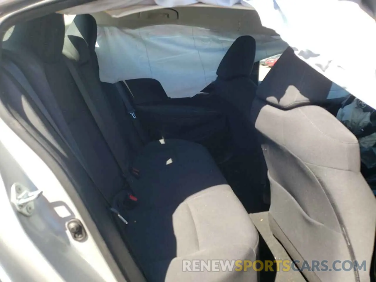 6 Photograph of a damaged car 5YFEPRAE4LP097889 TOYOTA COROLLA 2020