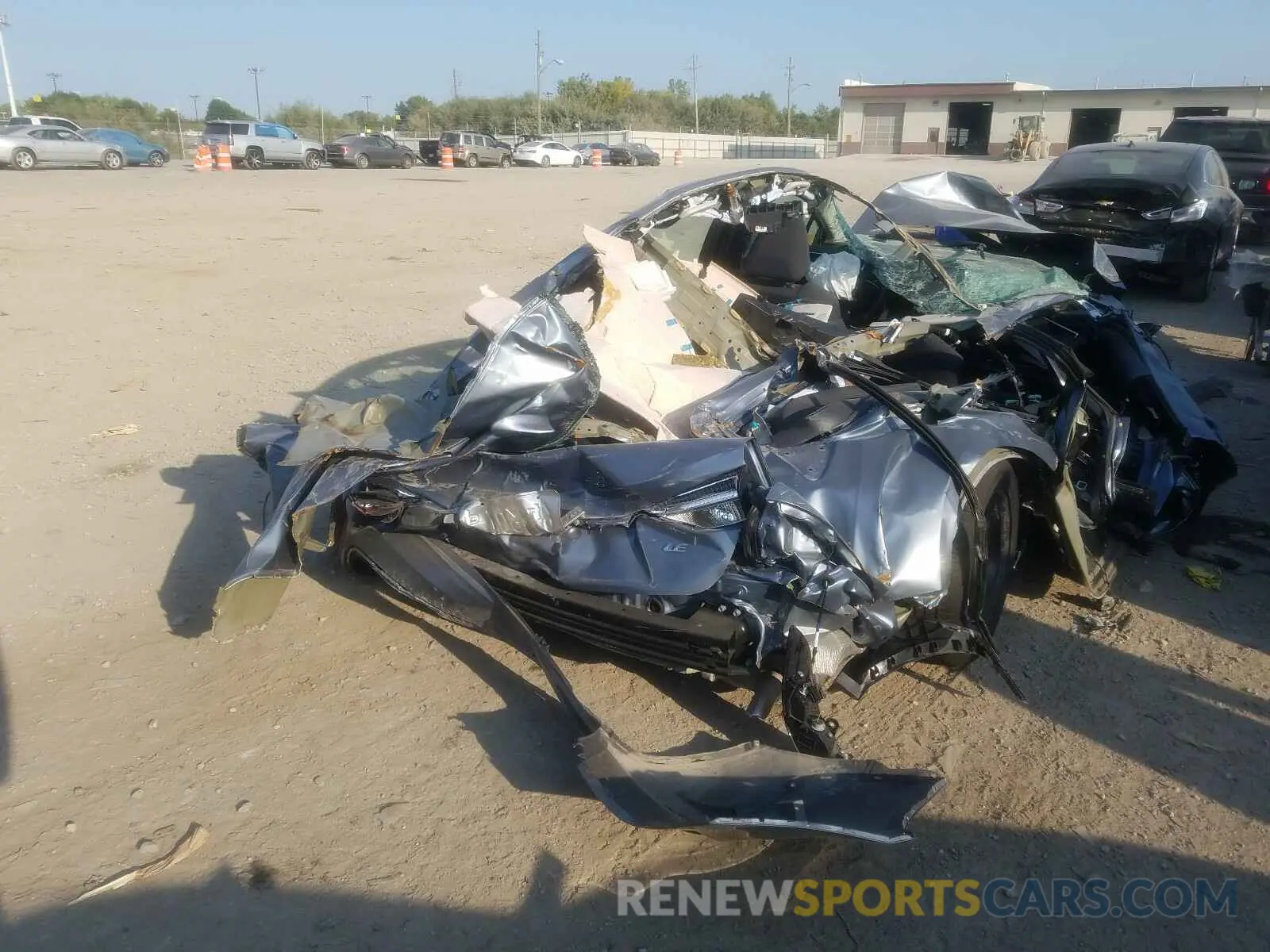 4 Photograph of a damaged car 5YFEPRAE4LP098203 TOYOTA COROLLA 2020