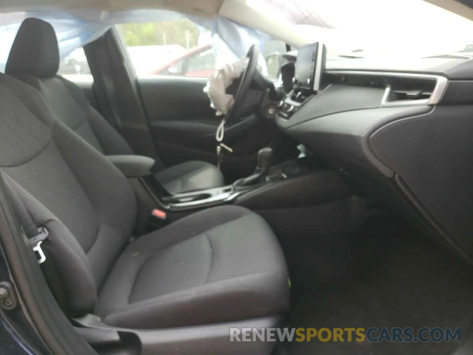 5 Photograph of a damaged car 5YFEPRAE4LP116585 TOYOTA COROLLA 2020