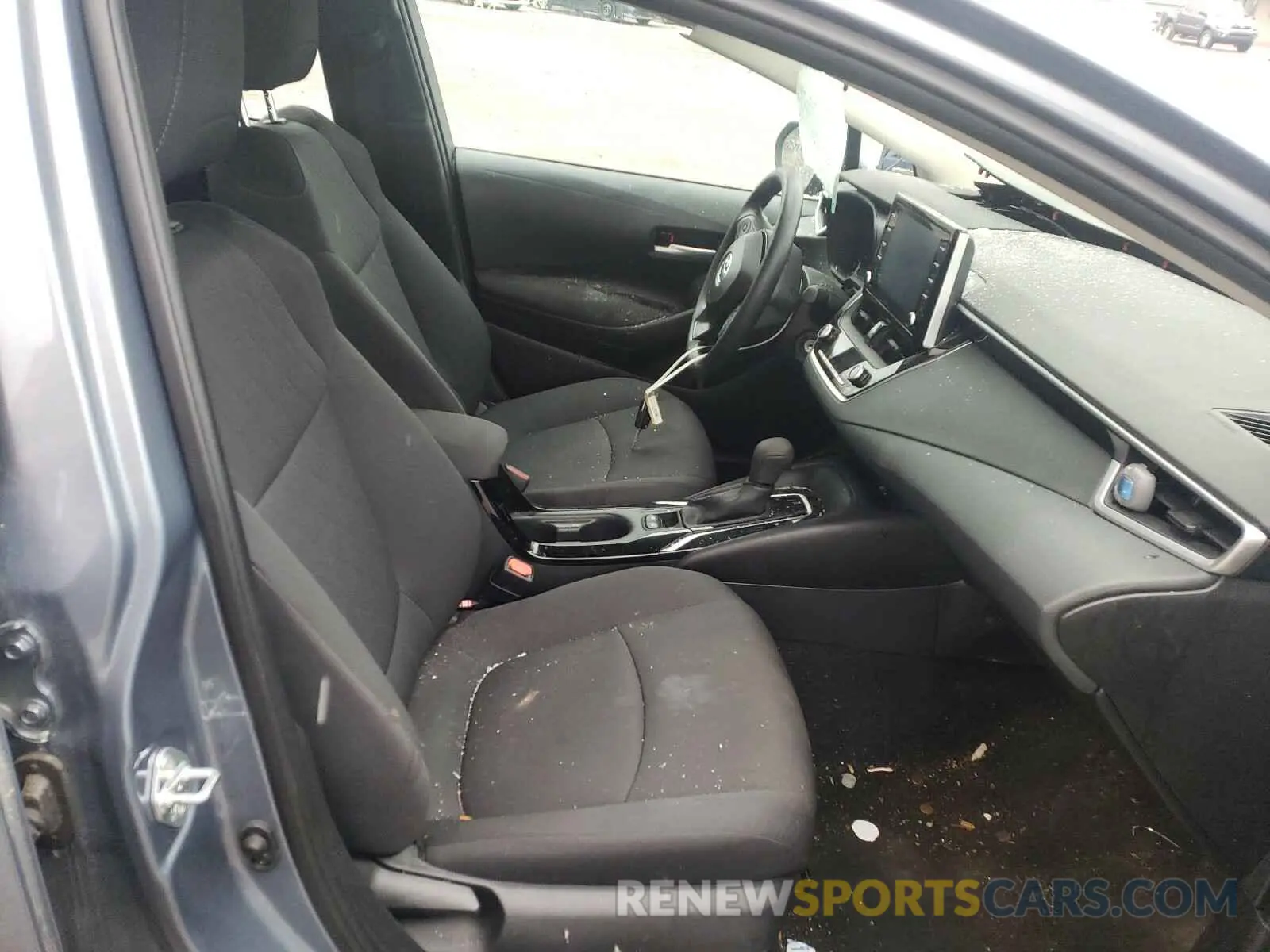 5 Photograph of a damaged car 5YFEPRAE4LP120393 TOYOTA COROLLA 2020