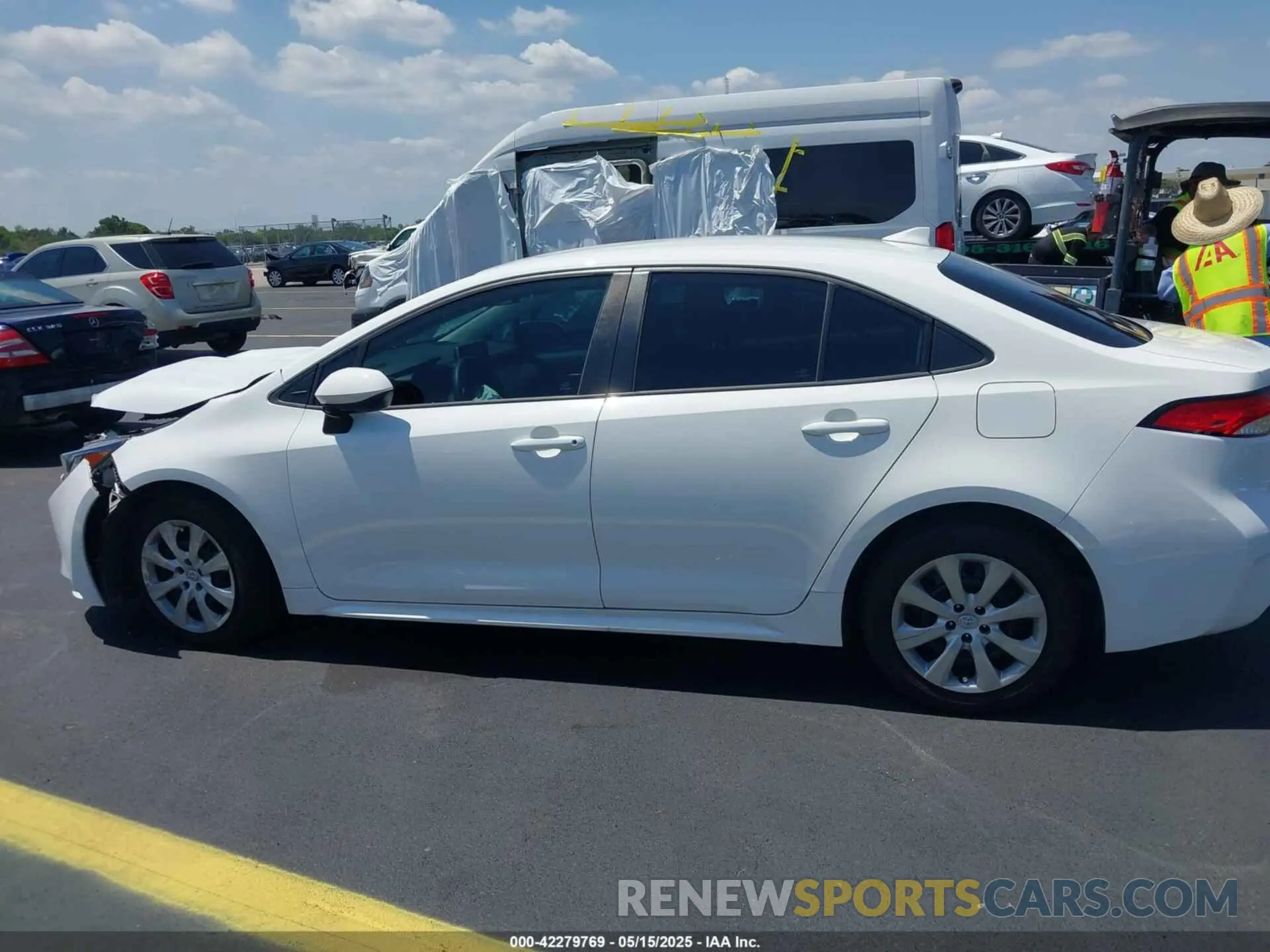 14 Photograph of a damaged car 5YFEPRAE4LP128560 TOYOTA COROLLA 2020