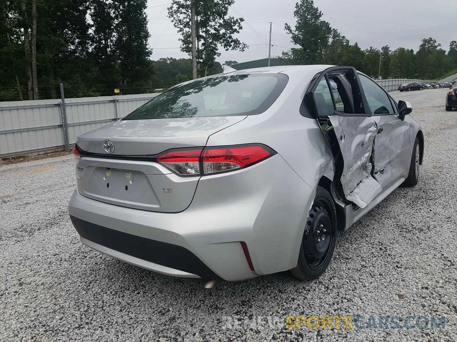 4 Photograph of a damaged car 5YFEPRAE4LP134374 TOYOTA COROLLA 2020