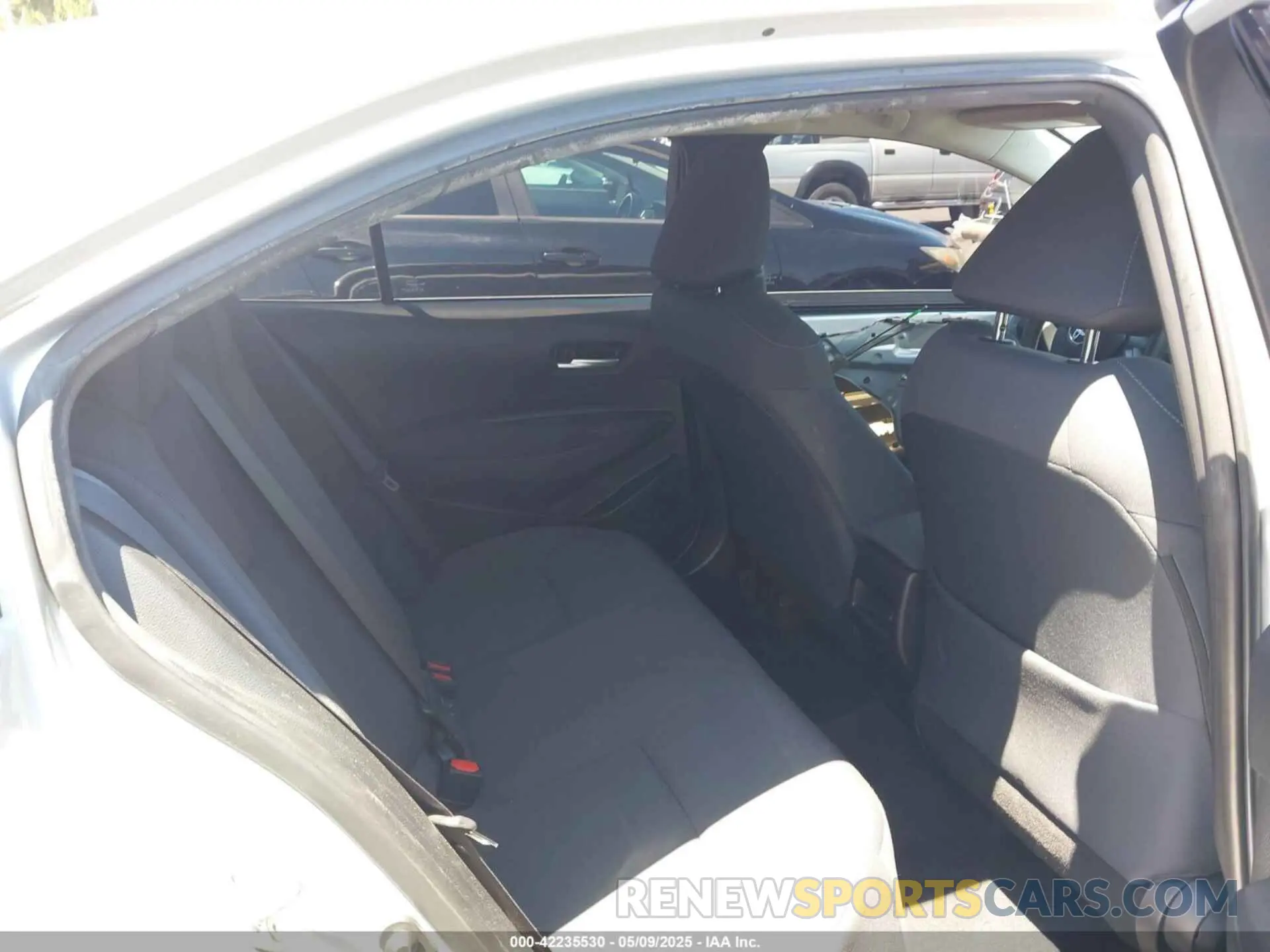 8 Photograph of a damaged car 5YFEPRAE5LP005883 TOYOTA COROLLA 2020