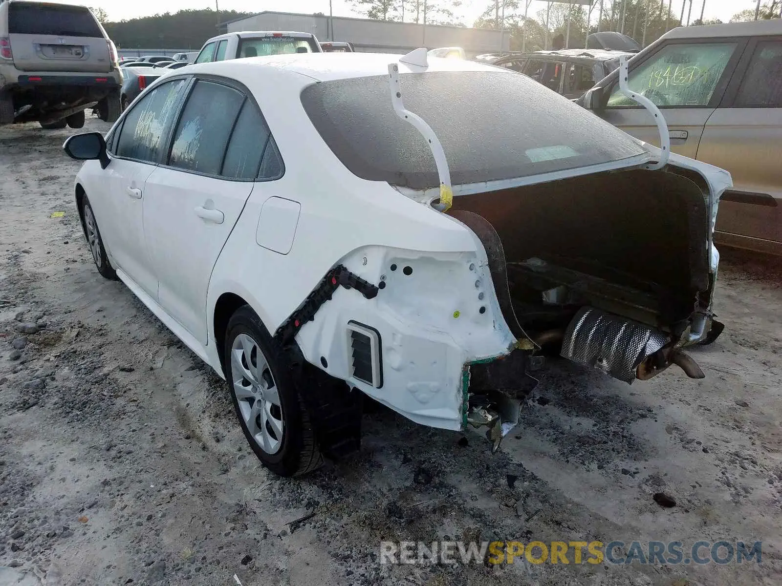 3 Photograph of a damaged car 5YFEPRAE5LP009898 TOYOTA COROLLA 2020
