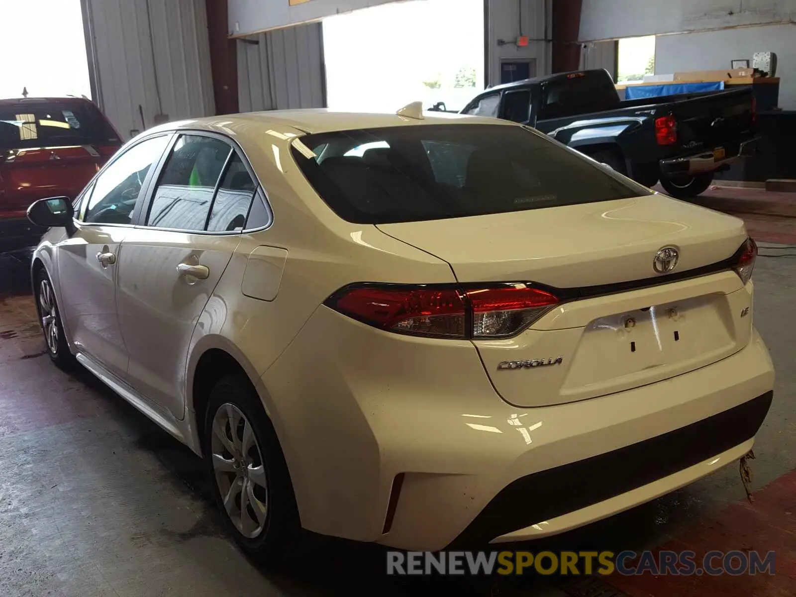 3 Photograph of a damaged car 5YFEPRAE5LP028774 TOYOTA COROLLA 2020