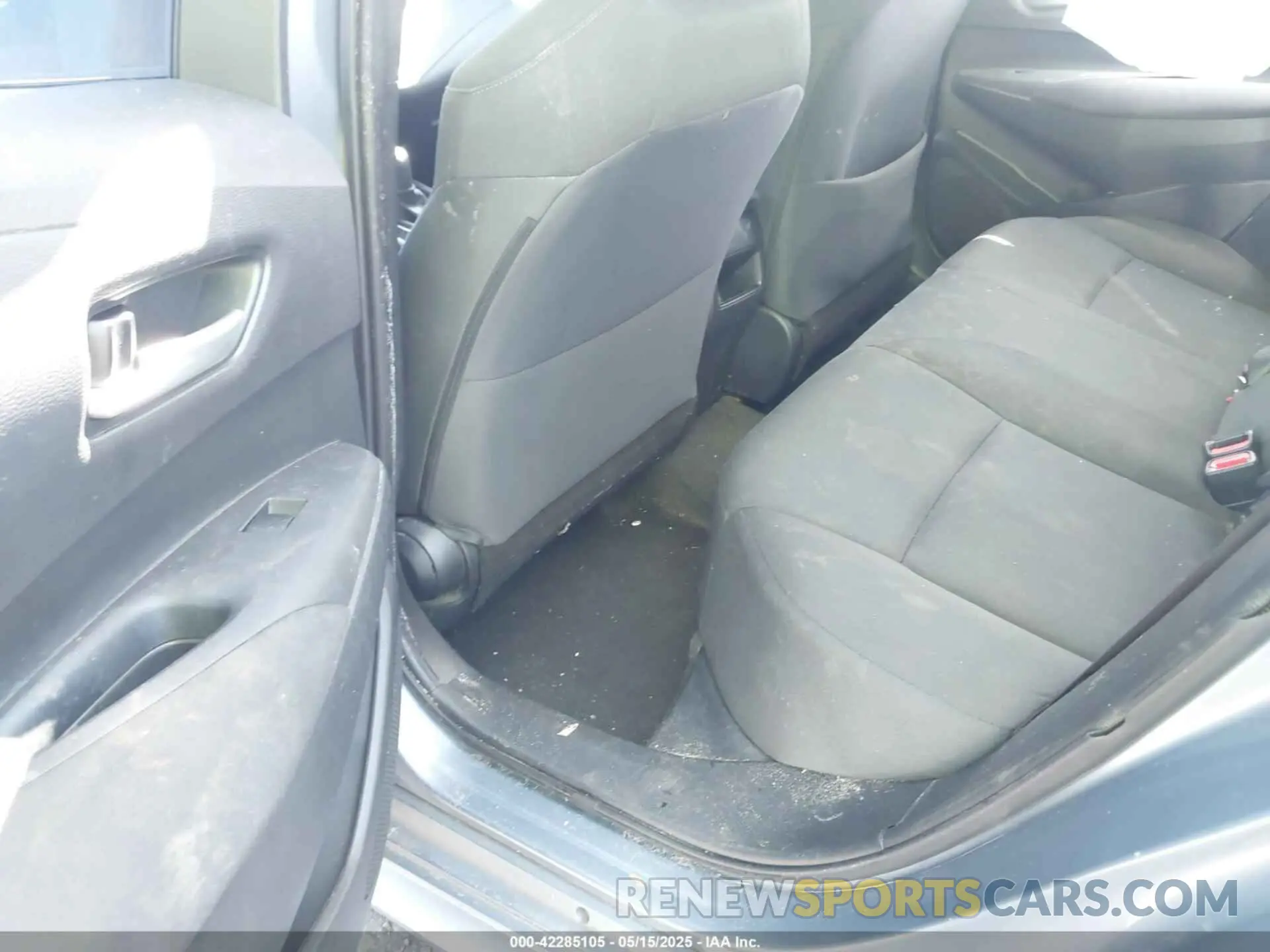 8 Photograph of a damaged car 5YFEPRAE5LP035336 TOYOTA COROLLA 2020
