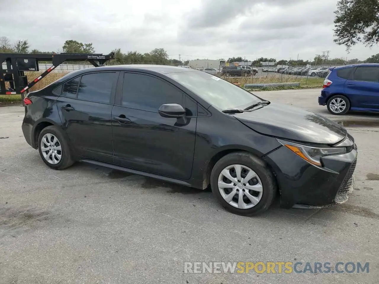 4 Photograph of a damaged car 5YFEPRAE5LP062889 TOYOTA COROLLA 2020