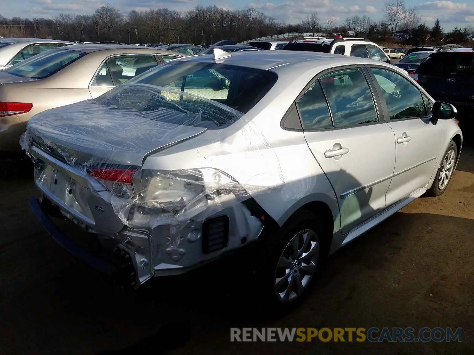 4 Photograph of a damaged car 5YFEPRAE5LP073990 TOYOTA COROLLA 2020