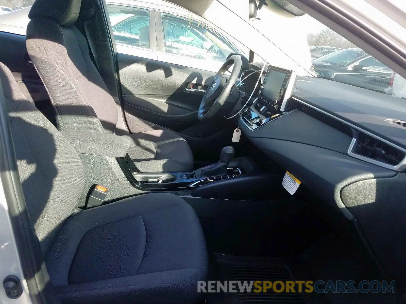 5 Photograph of a damaged car 5YFEPRAE5LP073990 TOYOTA COROLLA 2020