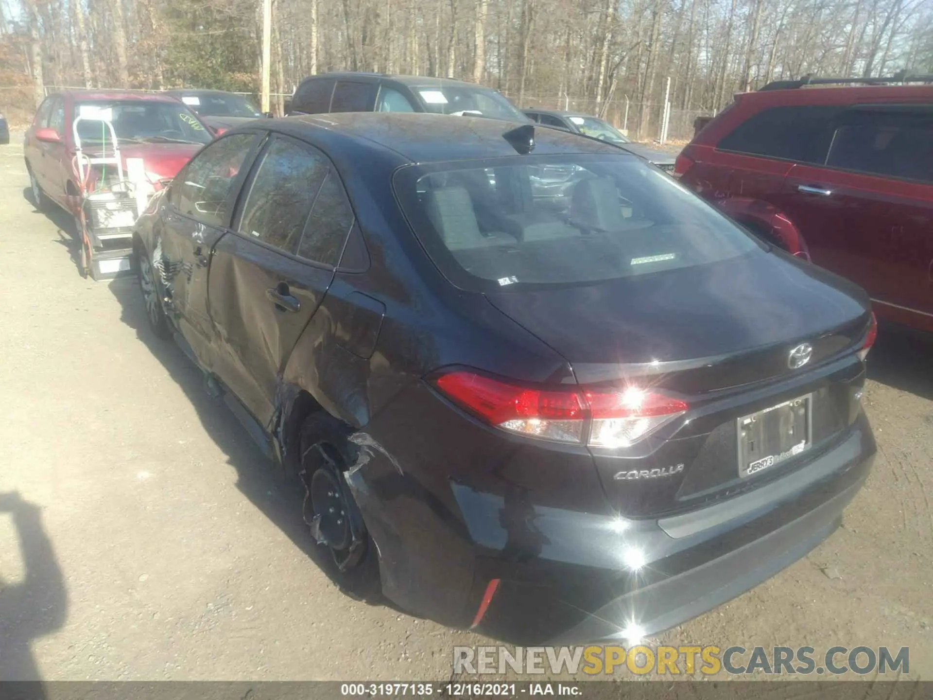 3 Photograph of a damaged car 5YFEPRAE5LP084035 TOYOTA COROLLA 2020