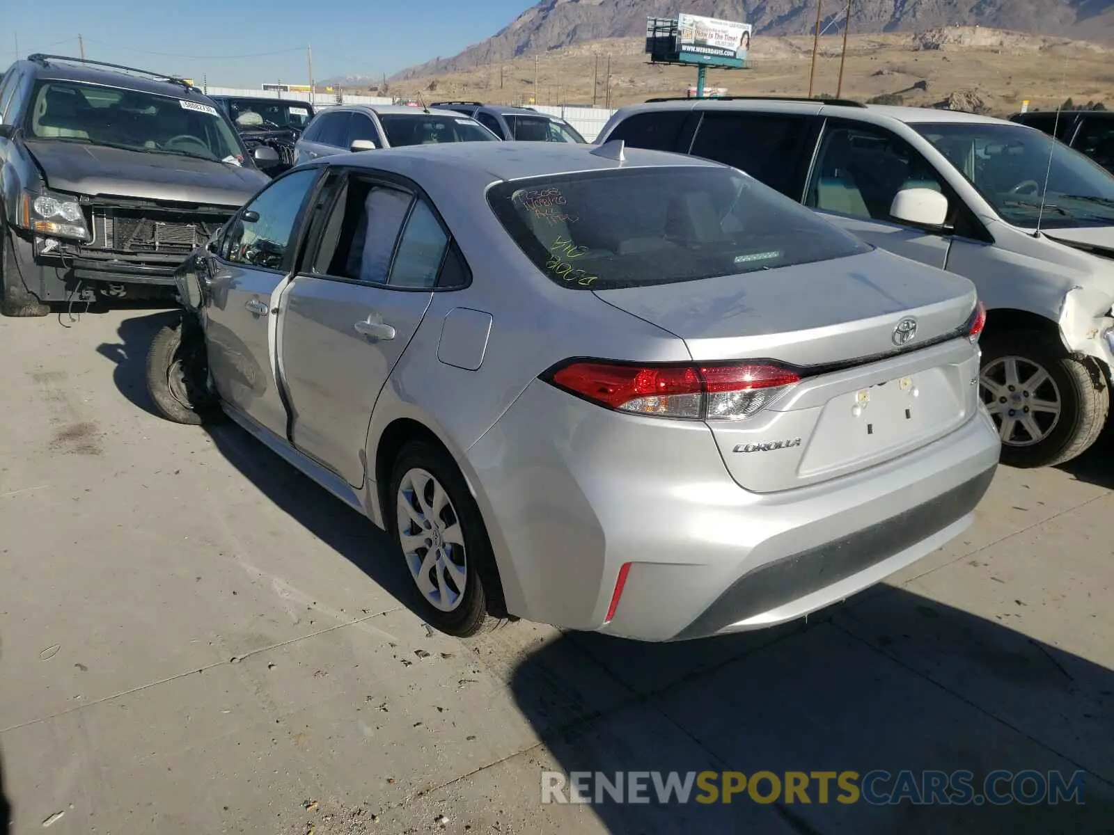 3 Photograph of a damaged car 5YFEPRAE5LP088277 TOYOTA COROLLA 2020