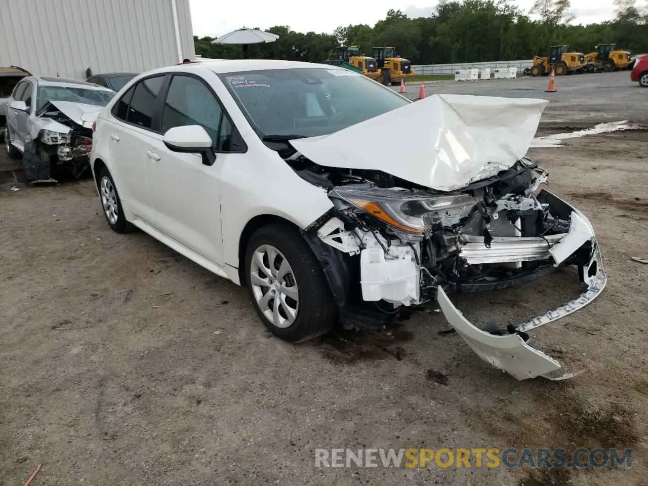 1 Photograph of a damaged car 5YFEPRAE5LP099747 TOYOTA COROLLA 2020