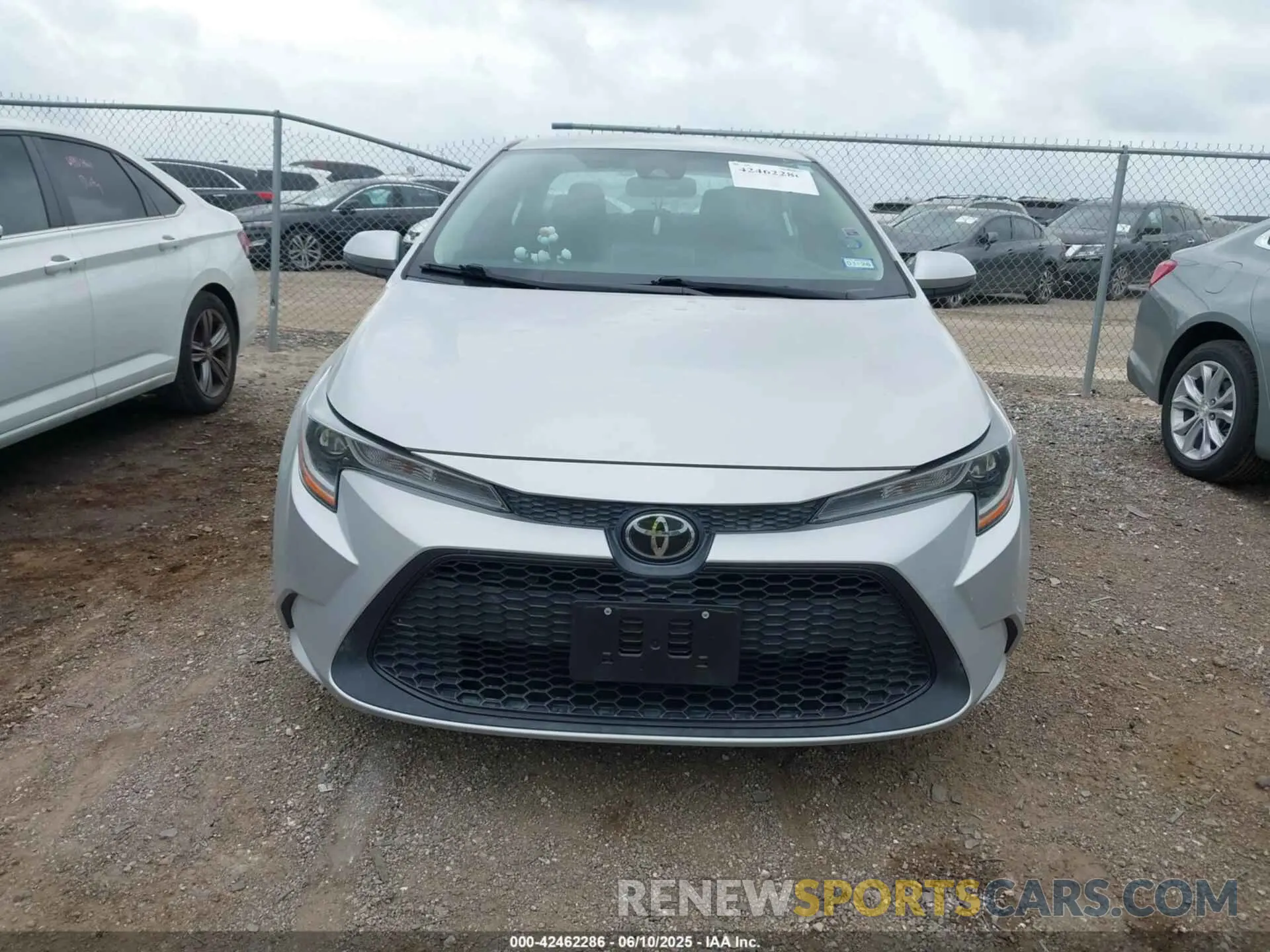 12 Photograph of a damaged car 5YFEPRAE5LP102050 TOYOTA COROLLA 2020