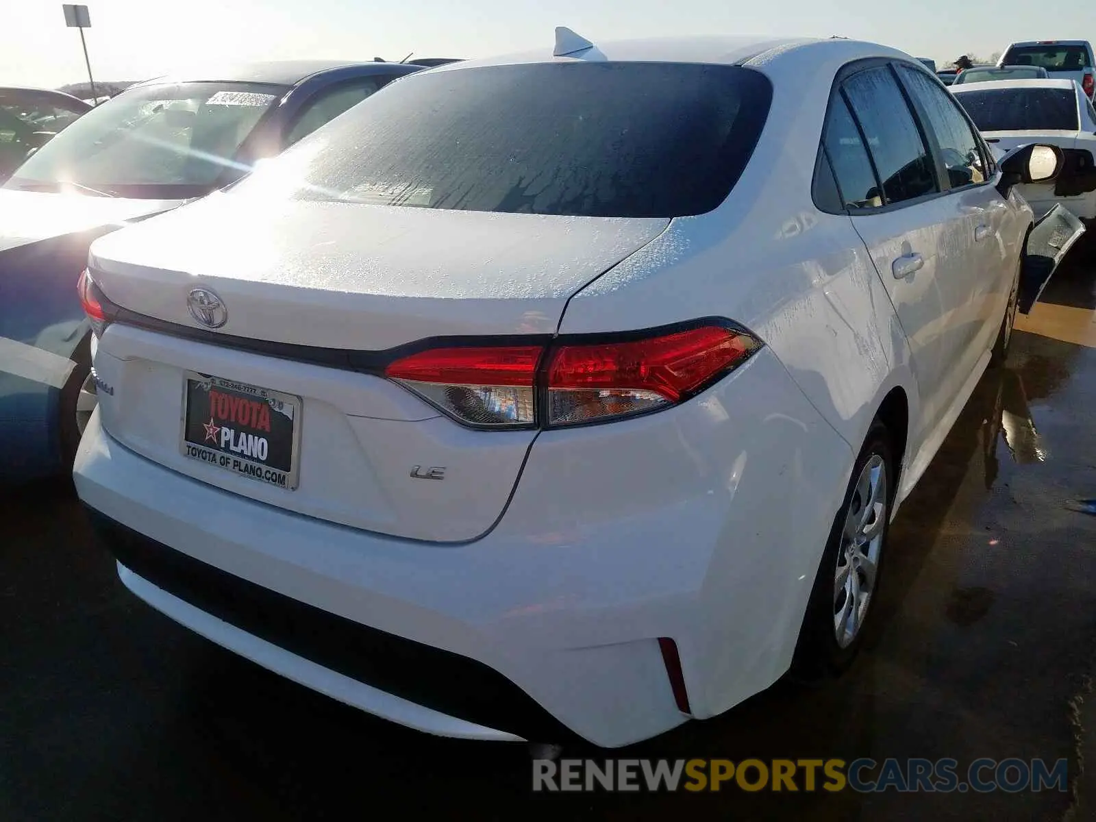 4 Photograph of a damaged car 5YFEPRAE5LP102579 TOYOTA COROLLA 2020