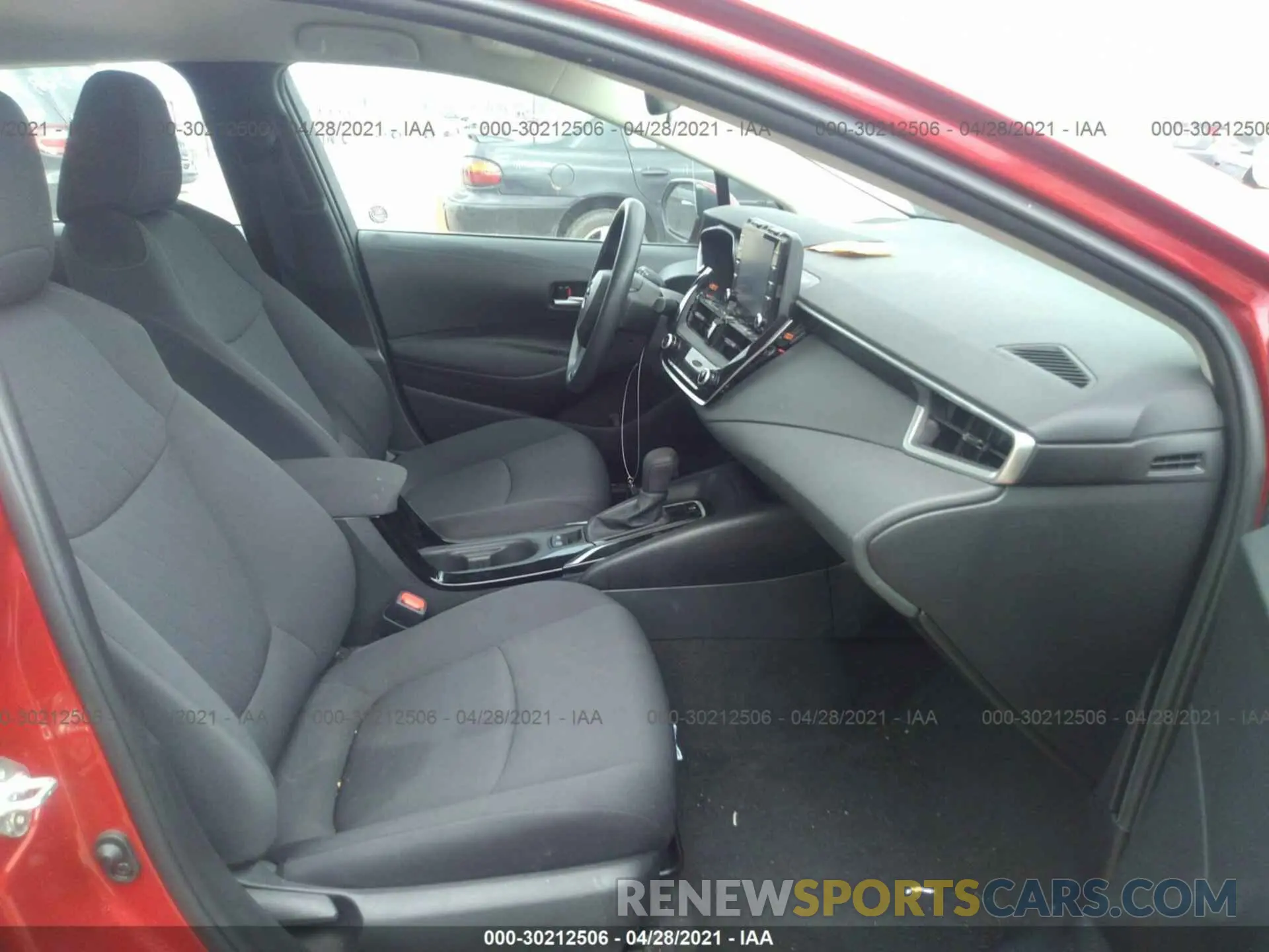 5 Photograph of a damaged car 5YFEPRAE5LP115266 TOYOTA COROLLA 2020