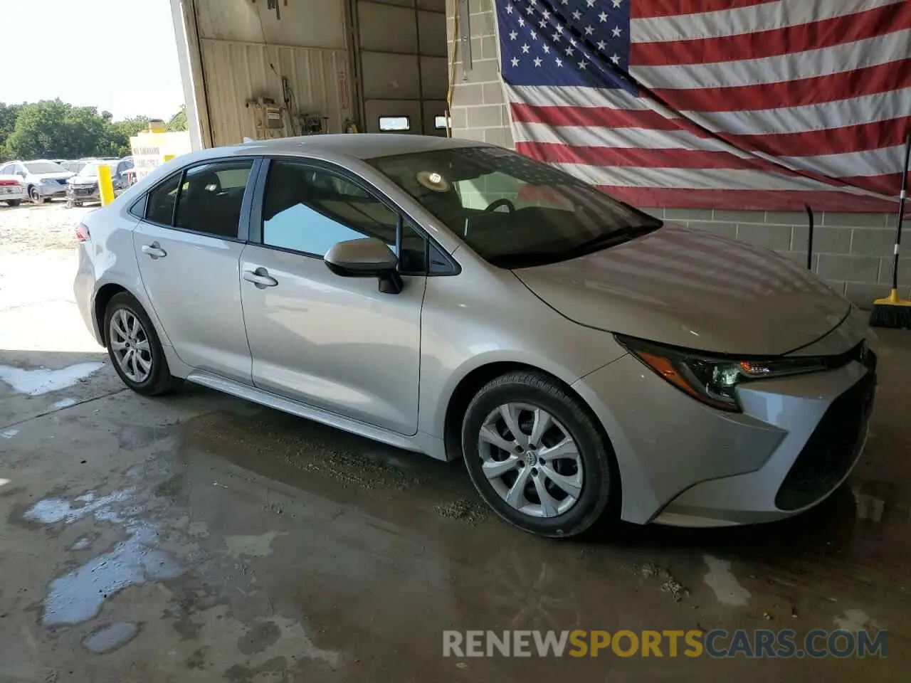 4 Photograph of a damaged car 5YFEPRAE5LP135078 TOYOTA COROLLA 2020