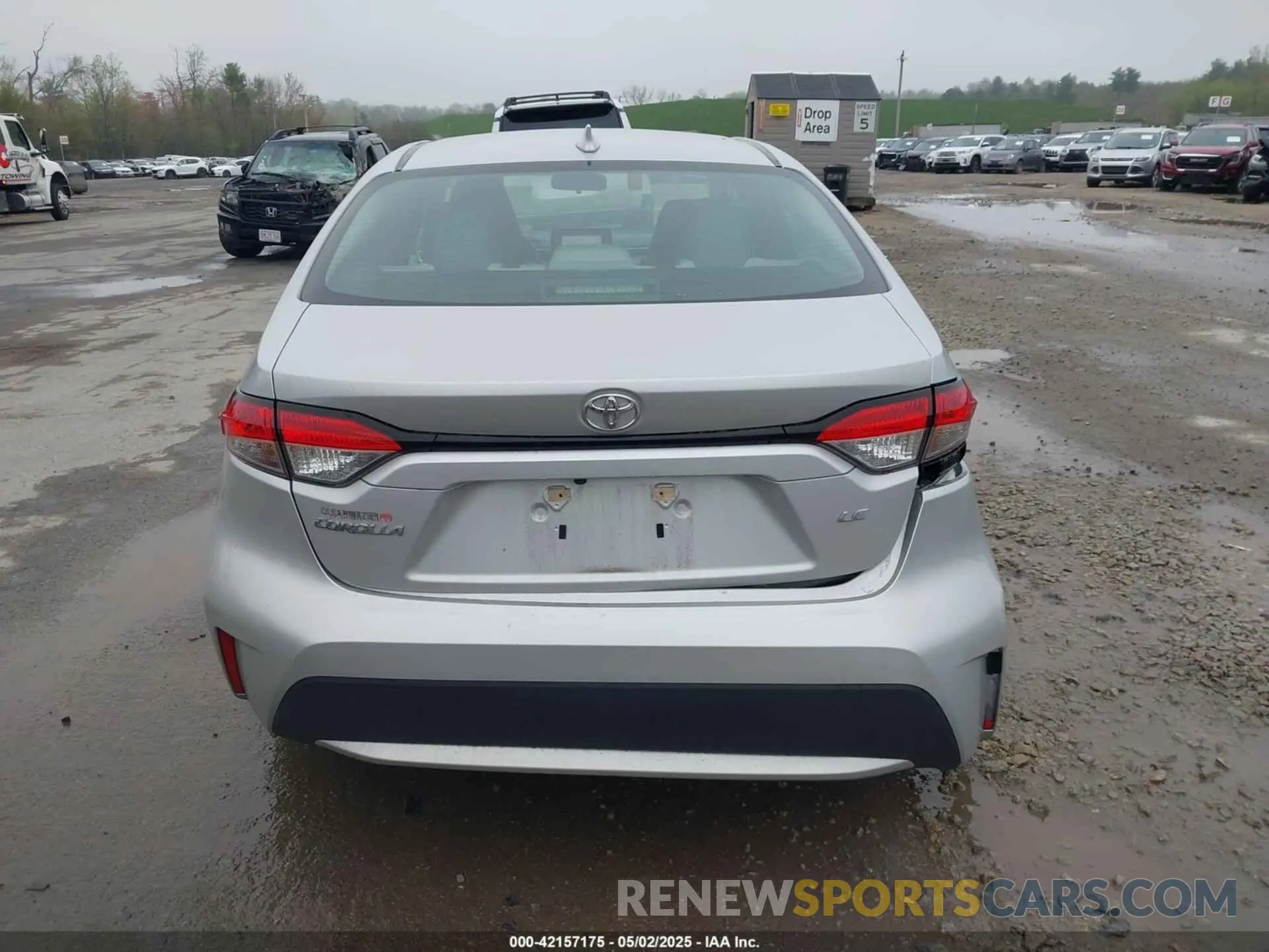 15 Photograph of a damaged car 5YFEPRAE5LP136375 TOYOTA COROLLA 2020