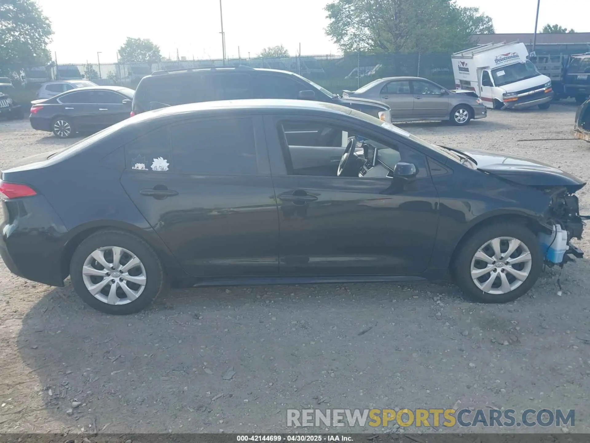 13 Photograph of a damaged car 5YFEPRAE6LP014303 TOYOTA COROLLA 2020