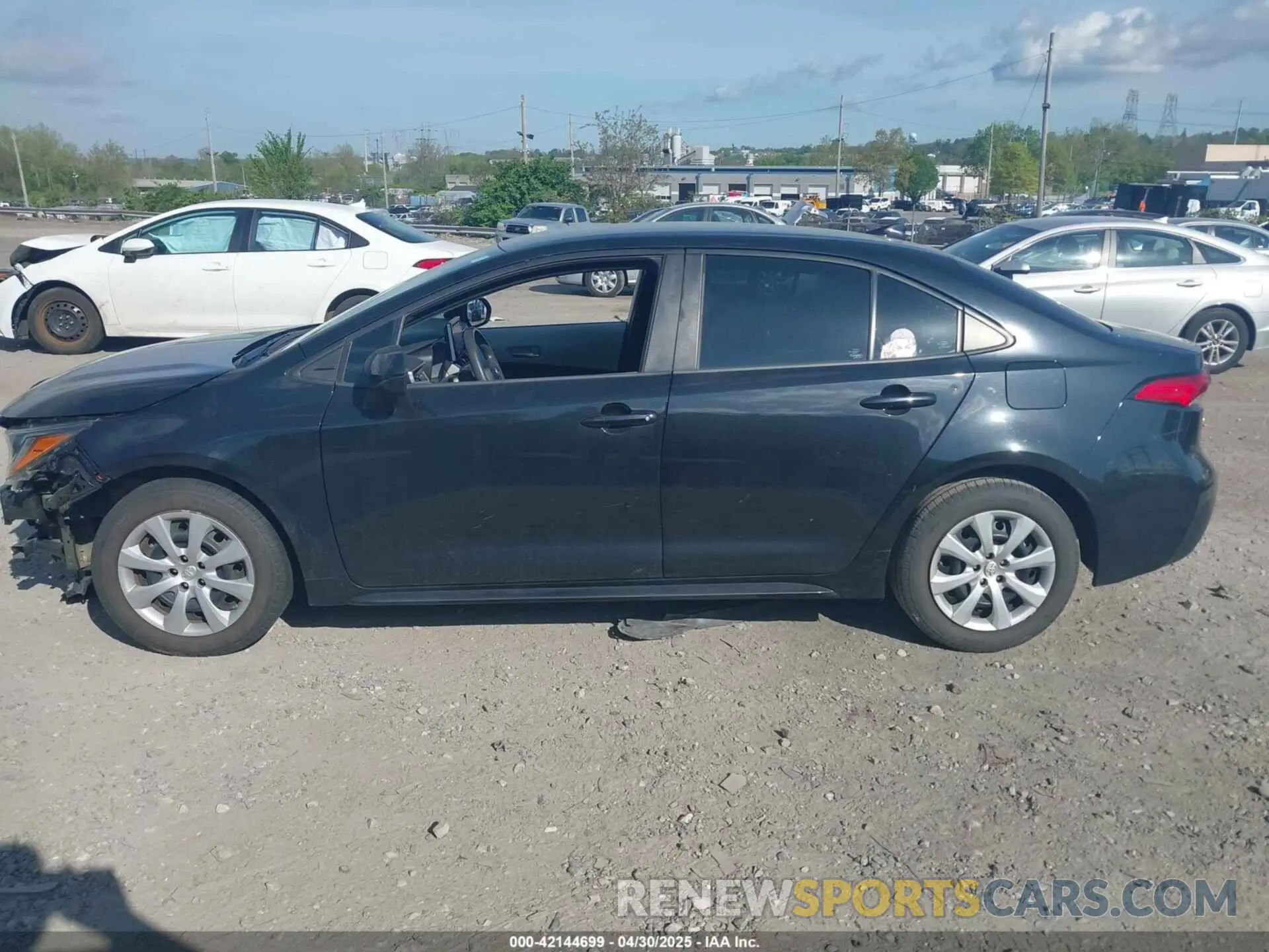 14 Photograph of a damaged car 5YFEPRAE6LP014303 TOYOTA COROLLA 2020