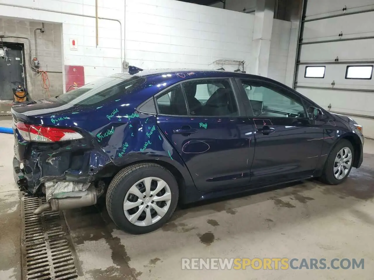 3 Photograph of a damaged car 5YFEPRAE6LP026239 TOYOTA COROLLA 2020