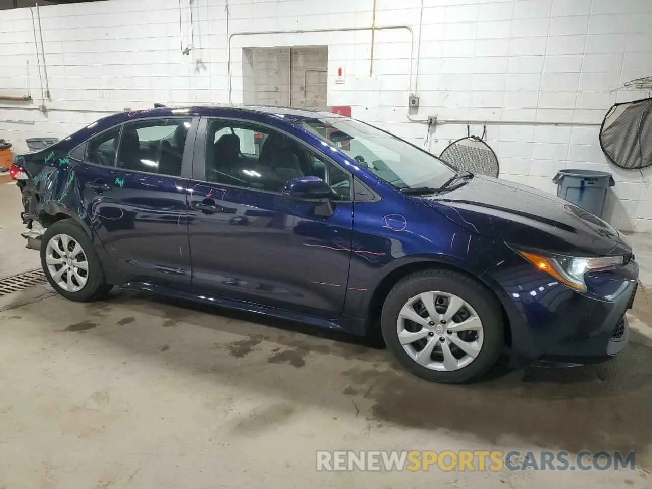 4 Photograph of a damaged car 5YFEPRAE6LP026239 TOYOTA COROLLA 2020