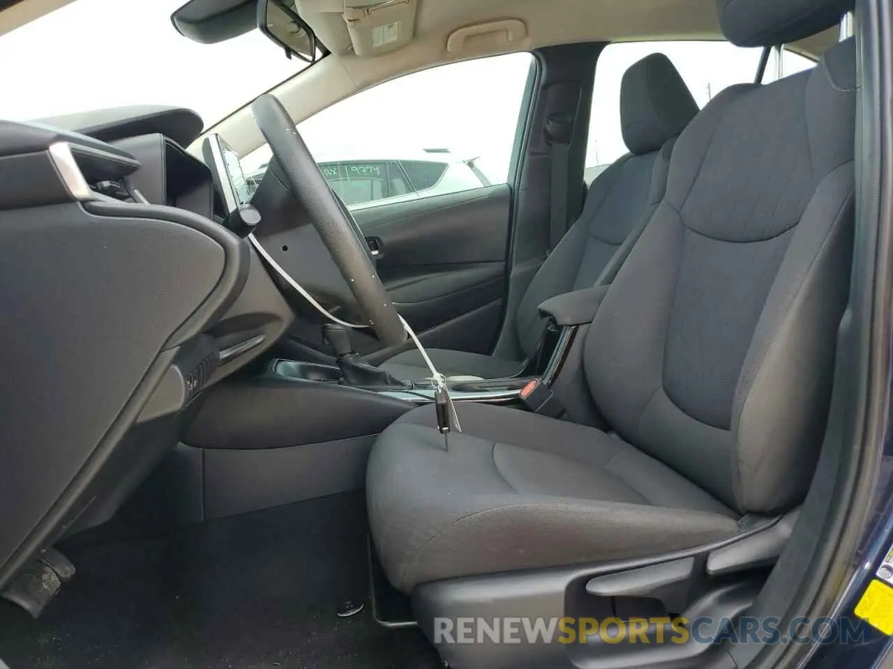 7 Photograph of a damaged car 5YFEPRAE6LP051240 TOYOTA COROLLA 2020