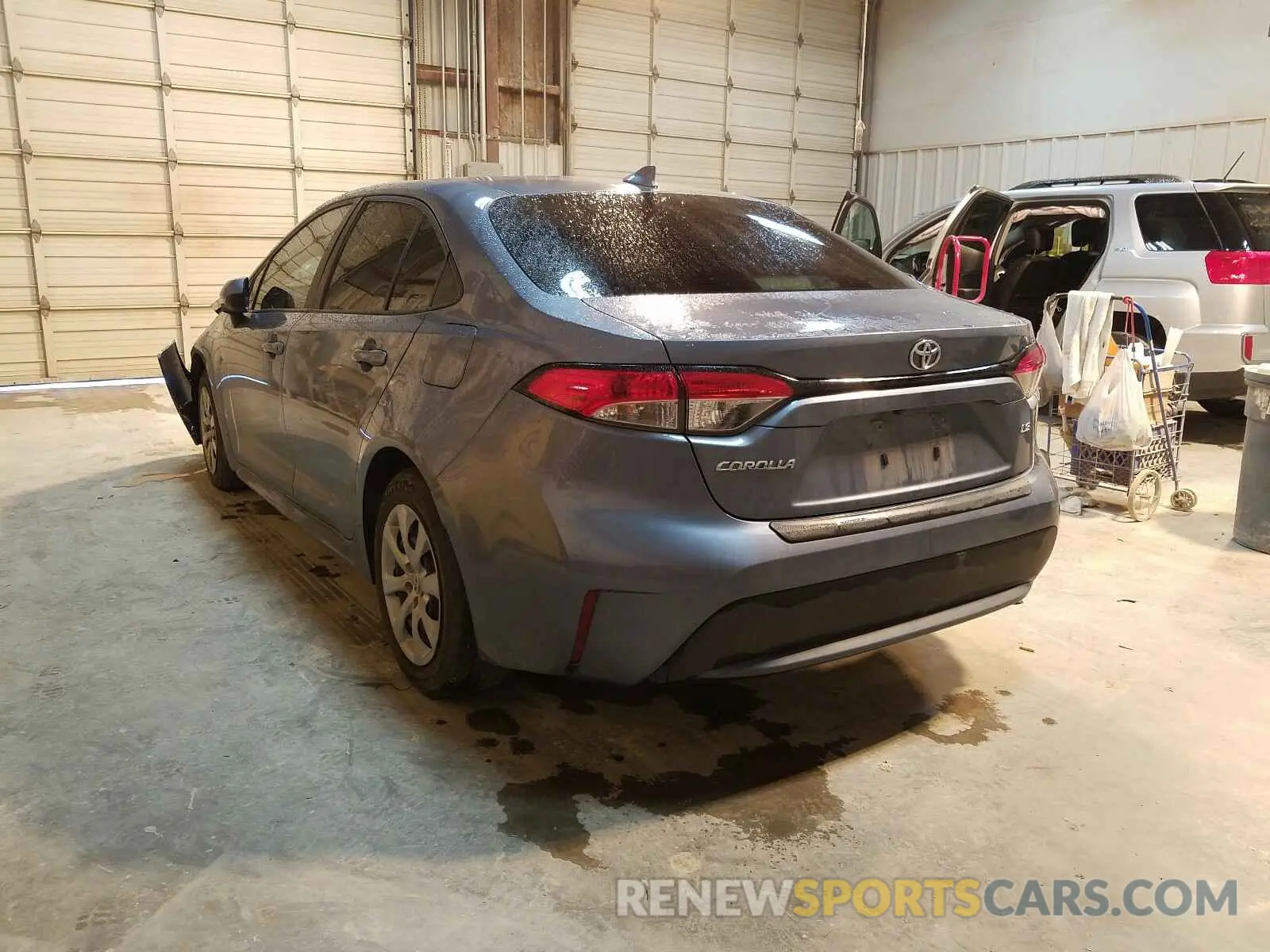 3 Photograph of a damaged car 5YFEPRAE6LP052470 TOYOTA COROLLA 2020