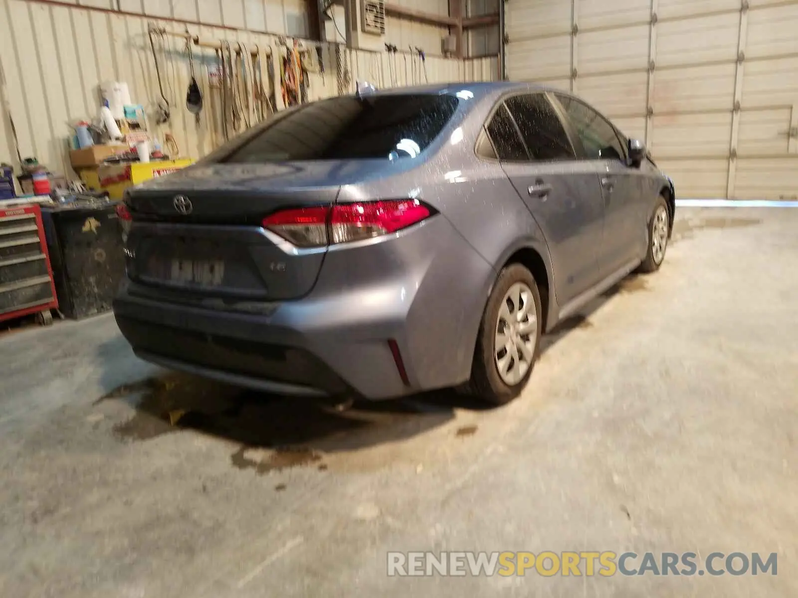 4 Photograph of a damaged car 5YFEPRAE6LP052470 TOYOTA COROLLA 2020