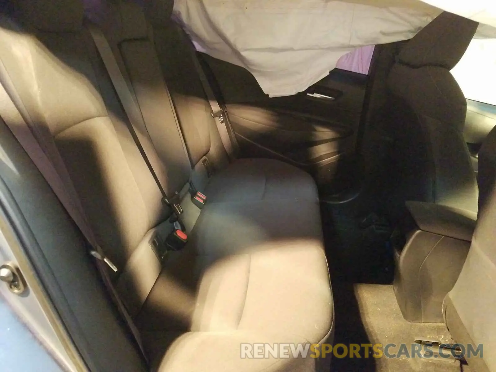 6 Photograph of a damaged car 5YFEPRAE6LP052470 TOYOTA COROLLA 2020