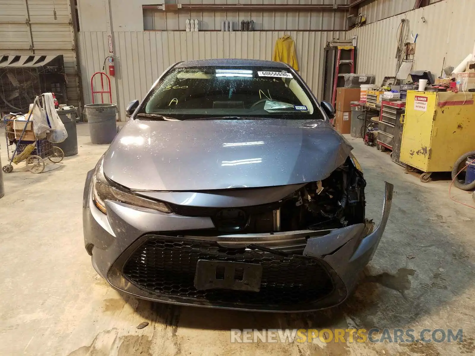 9 Photograph of a damaged car 5YFEPRAE6LP052470 TOYOTA COROLLA 2020