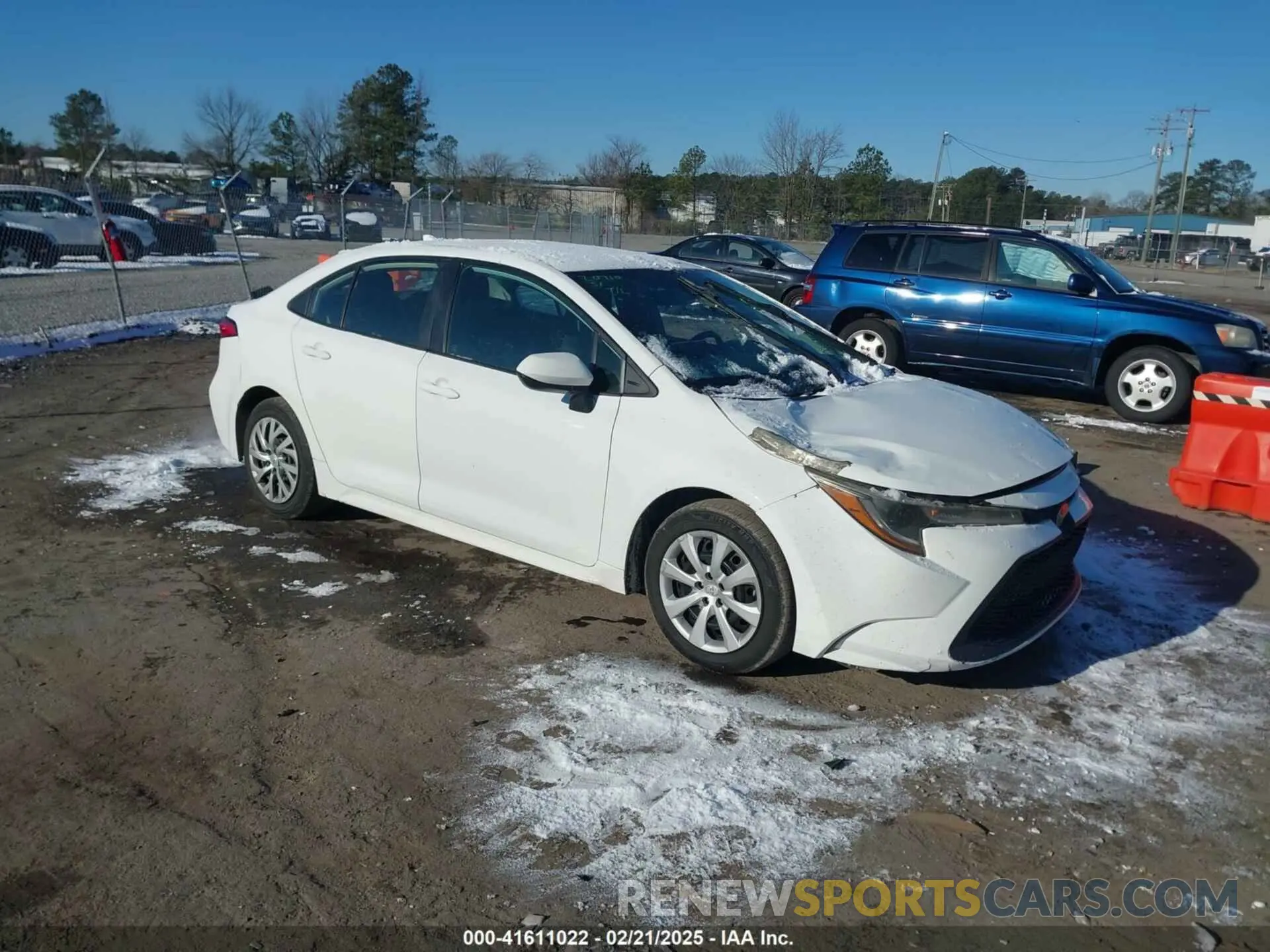 1 Photograph of a damaged car 5YFEPRAE6LP052615 TOYOTA COROLLA 2020