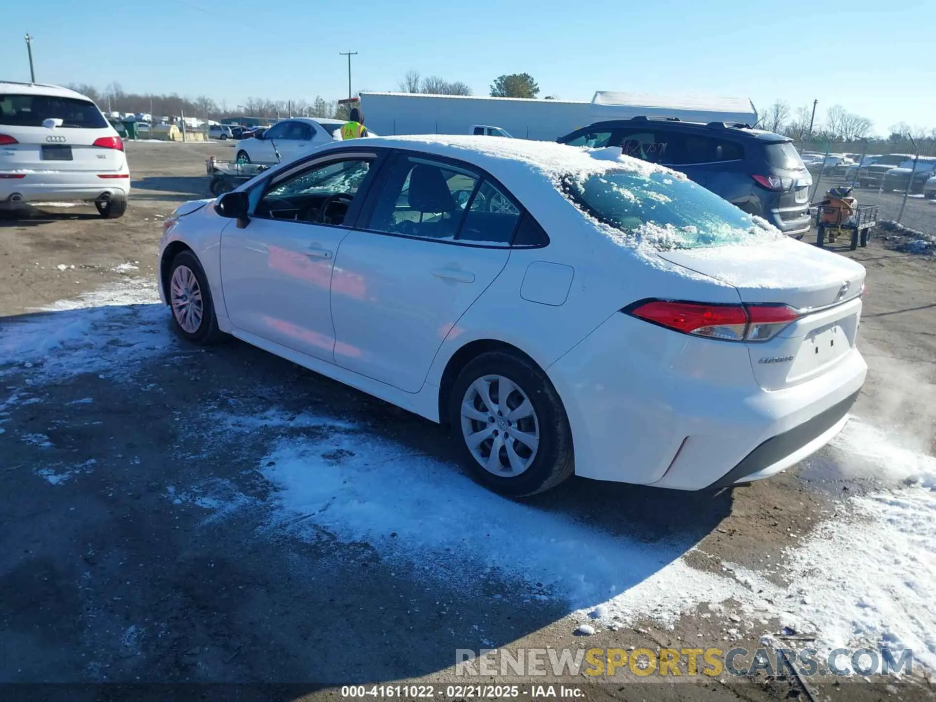 3 Photograph of a damaged car 5YFEPRAE6LP052615 TOYOTA COROLLA 2020