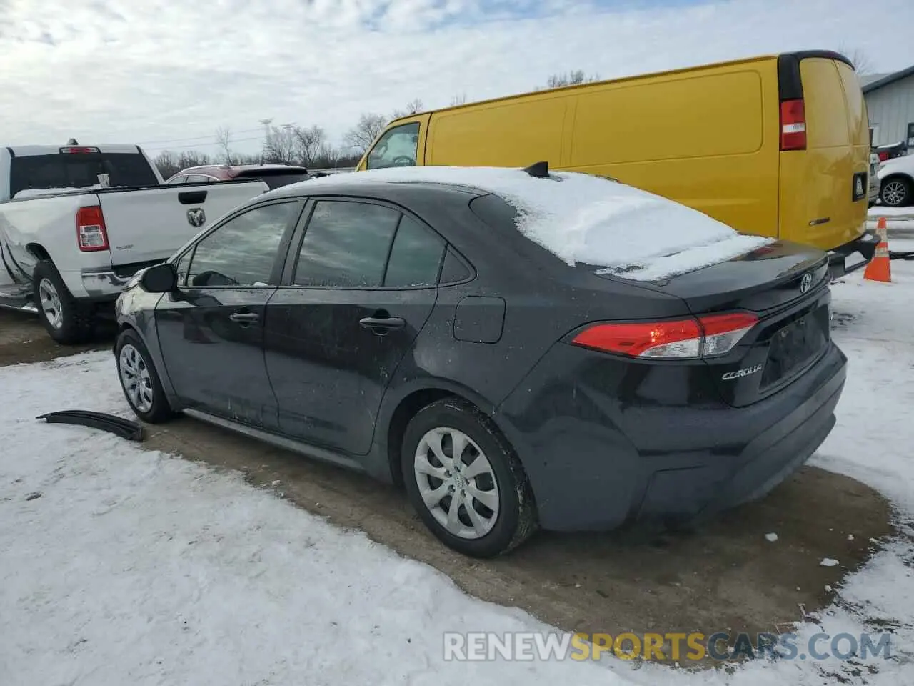 2 Photograph of a damaged car 5YFEPRAE6LP074064 TOYOTA COROLLA 2020