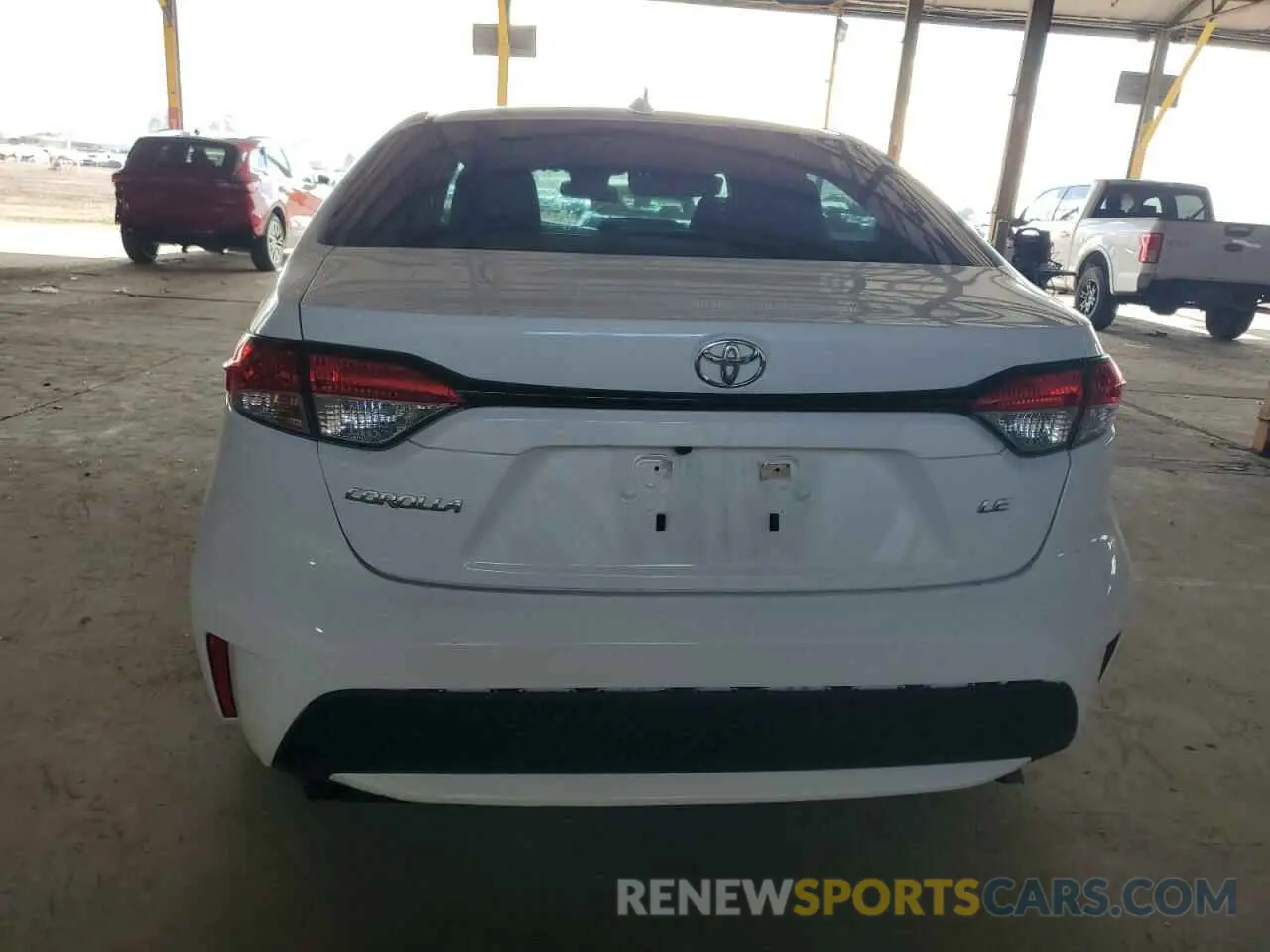 6 Photograph of a damaged car 5YFEPRAE6LP077644 TOYOTA COROLLA 2020