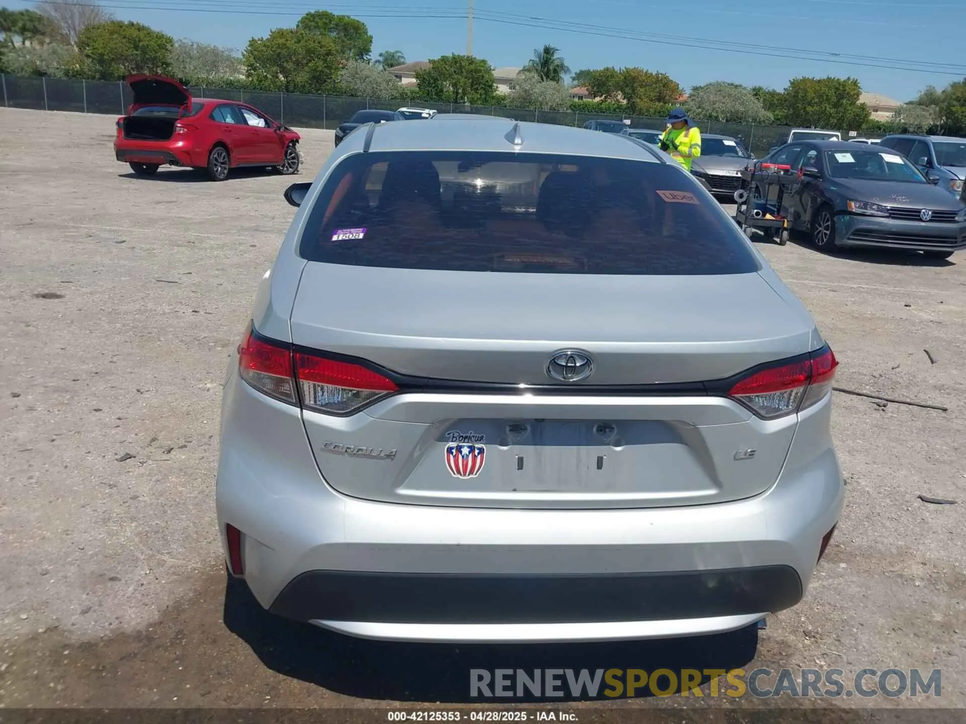 16 Photograph of a damaged car 5YFEPRAE6LP088157 TOYOTA COROLLA 2020