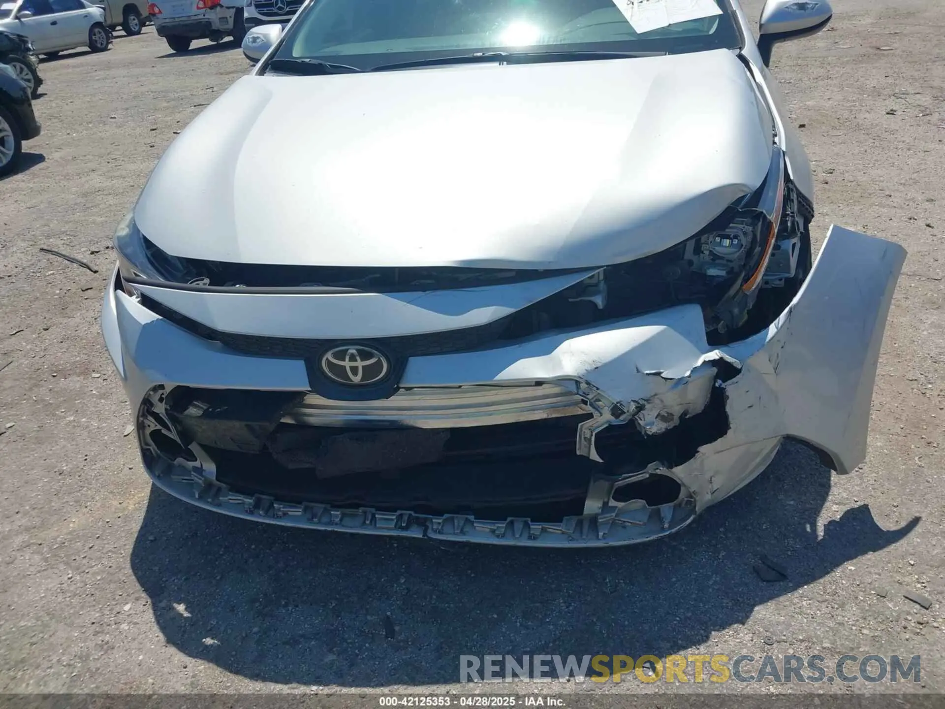 17 Photograph of a damaged car 5YFEPRAE6LP088157 TOYOTA COROLLA 2020