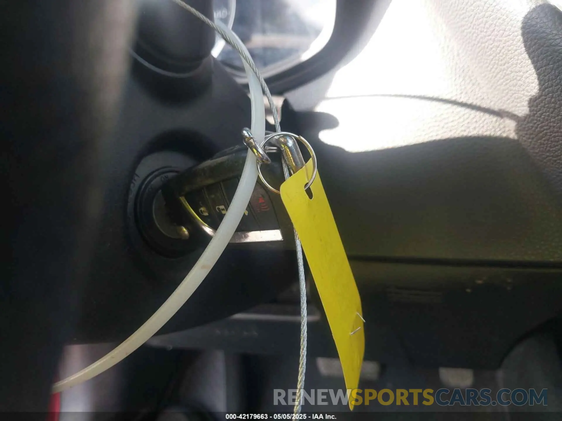 11 Photograph of a damaged car 5YFEPRAE6LP106267 TOYOTA COROLLA 2020