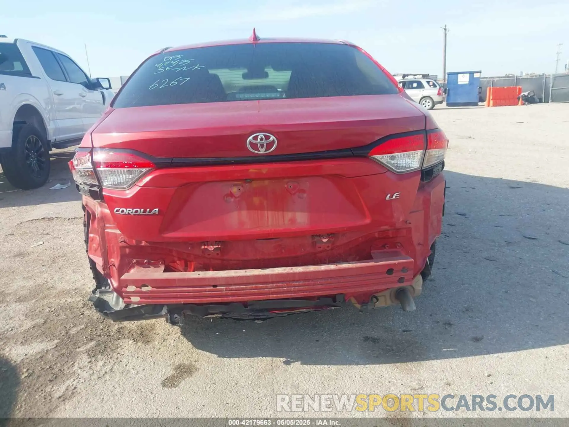 17 Photograph of a damaged car 5YFEPRAE6LP106267 TOYOTA COROLLA 2020