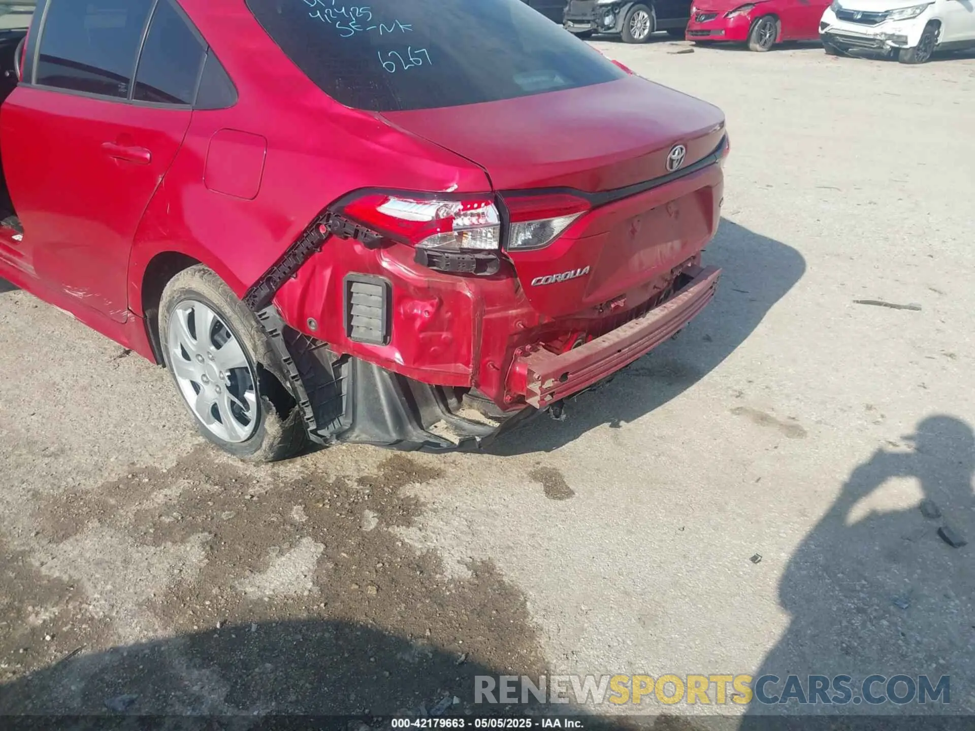 6 Photograph of a damaged car 5YFEPRAE6LP106267 TOYOTA COROLLA 2020