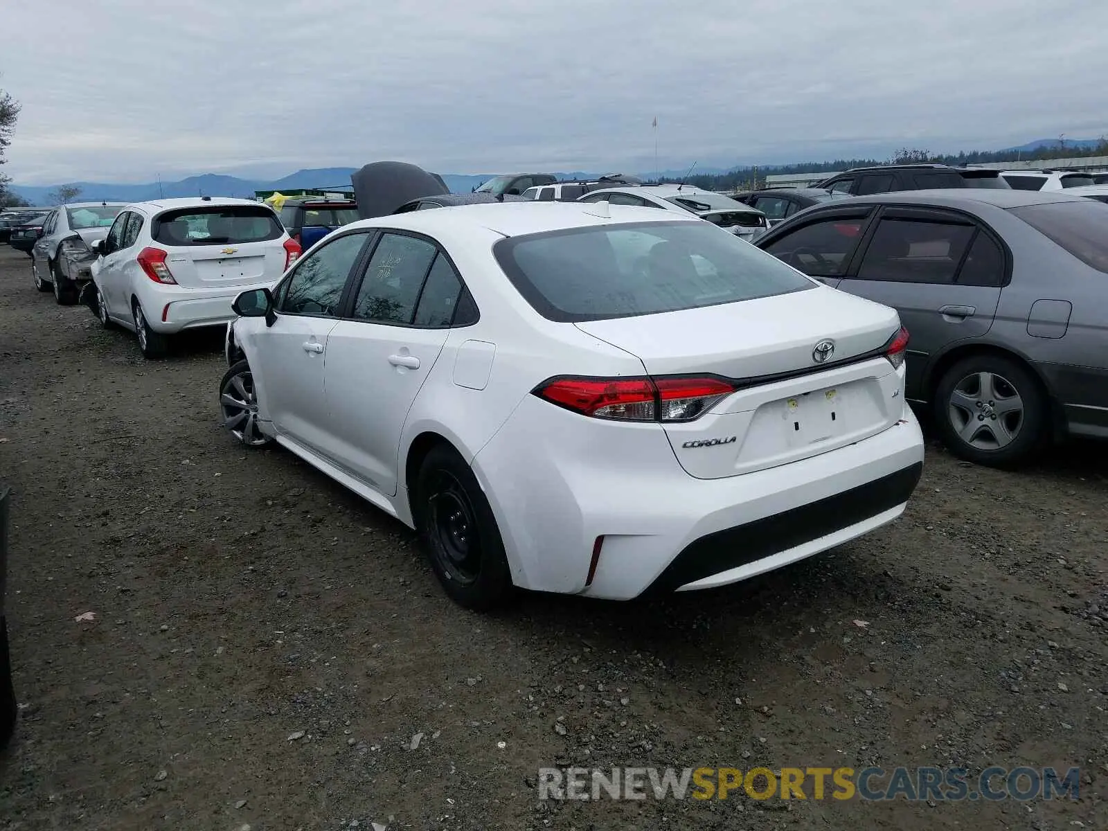 3 Photograph of a damaged car 5YFEPRAE6LP106916 TOYOTA COROLLA 2020