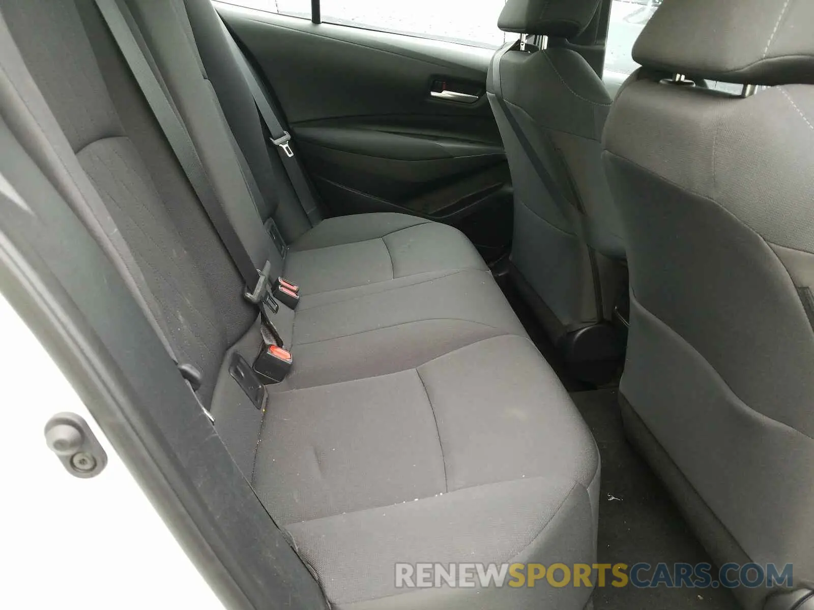 6 Photograph of a damaged car 5YFEPRAE6LP106916 TOYOTA COROLLA 2020