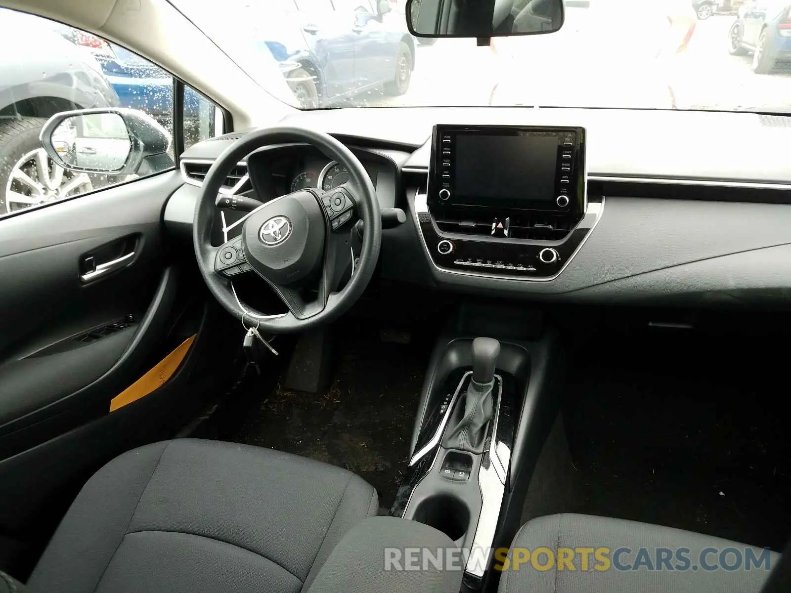 9 Photograph of a damaged car 5YFEPRAE6LP106916 TOYOTA COROLLA 2020