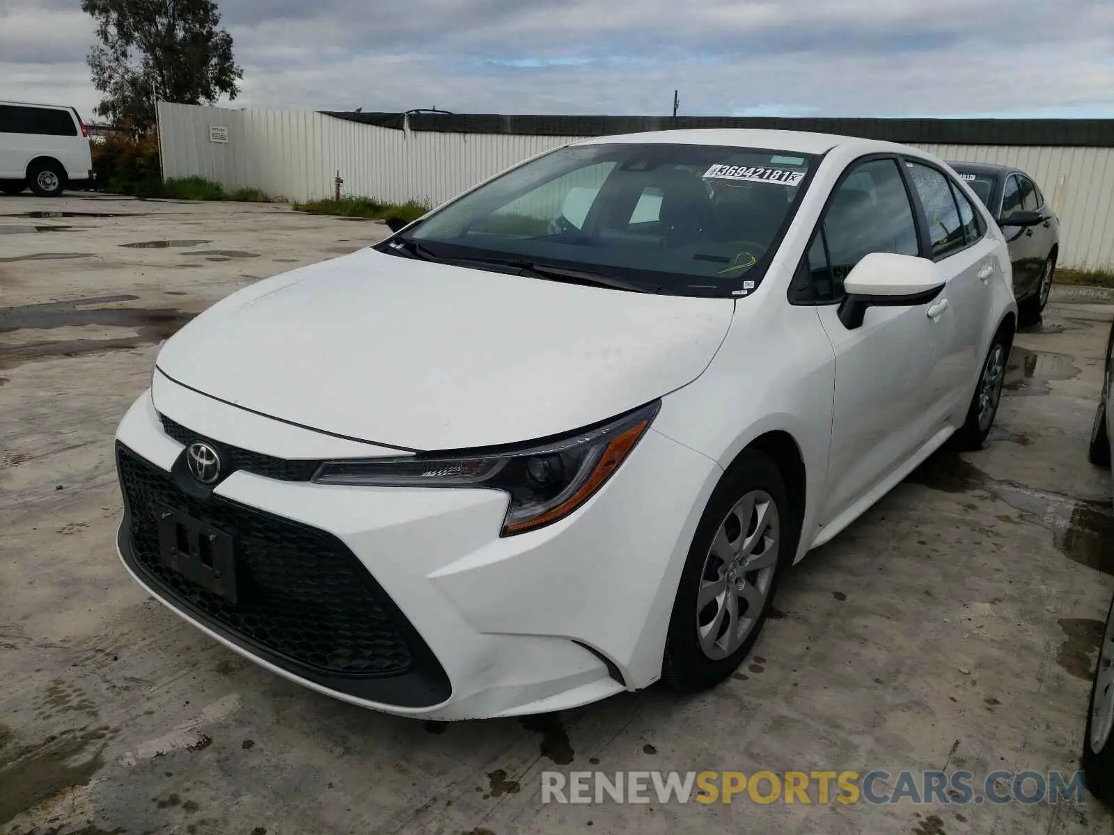 2 Photograph of a damaged car 5YFEPRAE6LP110285 TOYOTA COROLLA 2020