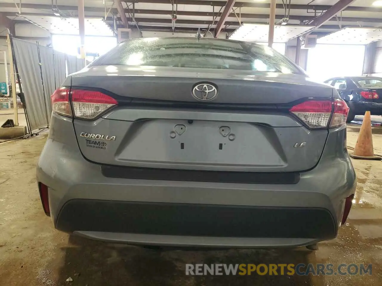 6 Photograph of a damaged car 5YFEPRAE6LP115891 TOYOTA COROLLA 2020