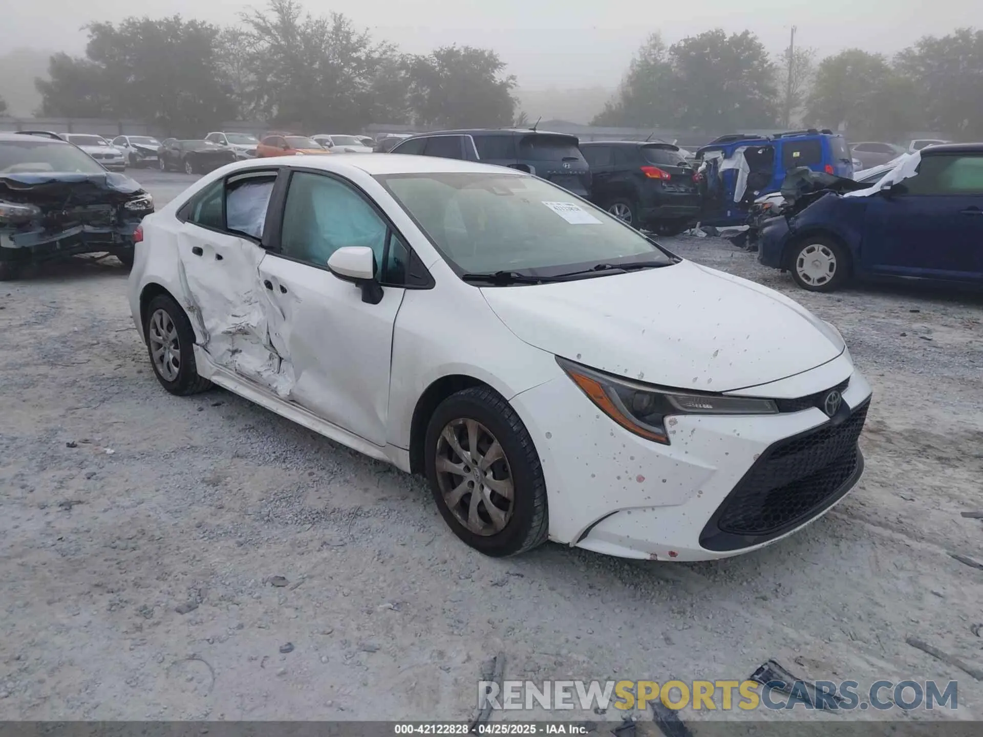 1 Photograph of a damaged car 5YFEPRAE7LP038240 TOYOTA COROLLA 2020