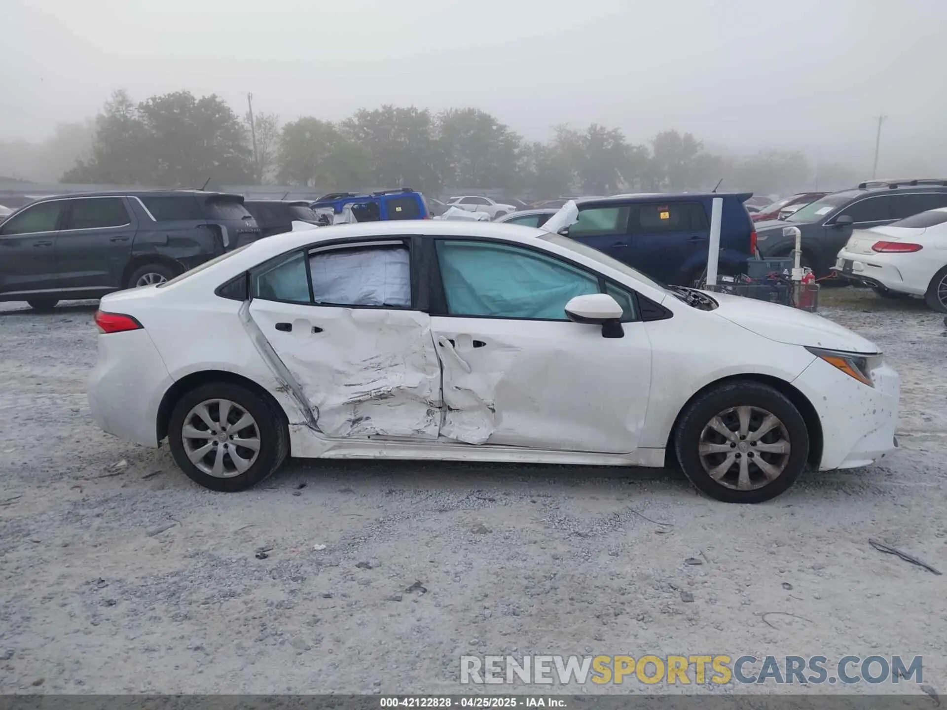 13 Photograph of a damaged car 5YFEPRAE7LP038240 TOYOTA COROLLA 2020