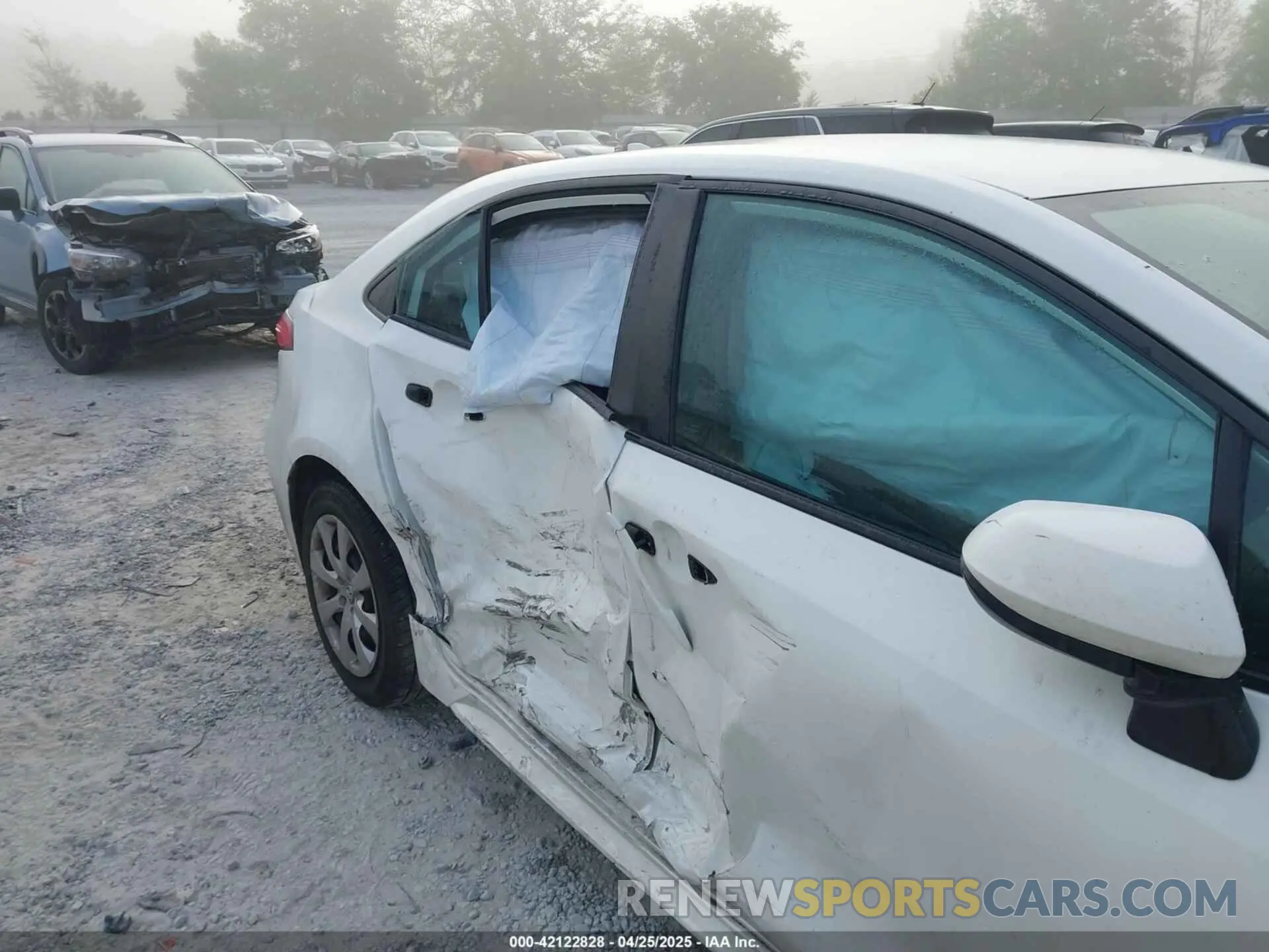 6 Photograph of a damaged car 5YFEPRAE7LP038240 TOYOTA COROLLA 2020